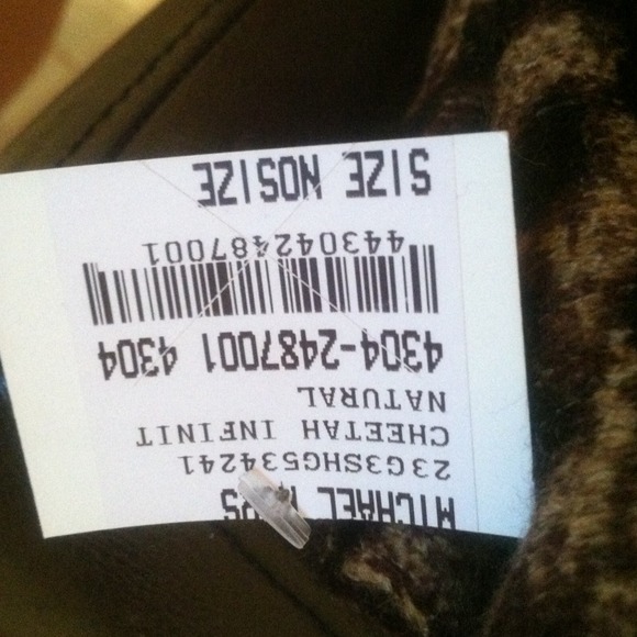 NWT AUTHENTIC MICHAEL KORS MULTI WAY WRAP & GLOVES - Picture 4 of 4