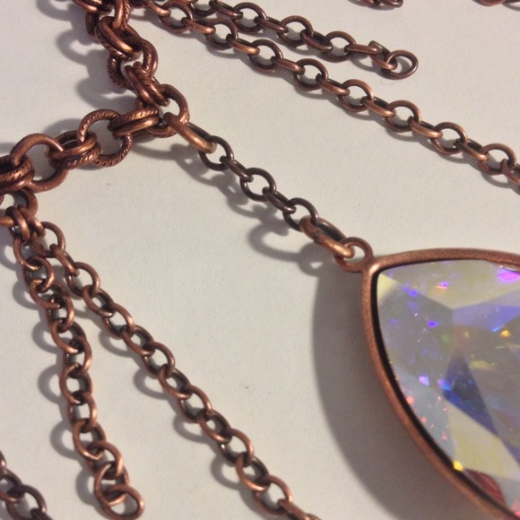 GORGEOUS Statement Crystal Necklace with Copper - Picture 3 of 4
