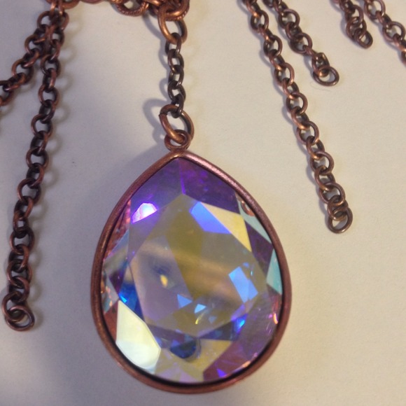 GORGEOUS Statement Crystal Necklace with Copper - Picture 4 of 4