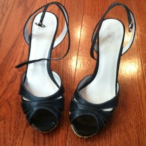 Reduced!  Cute ATL heels with basket weave heels!