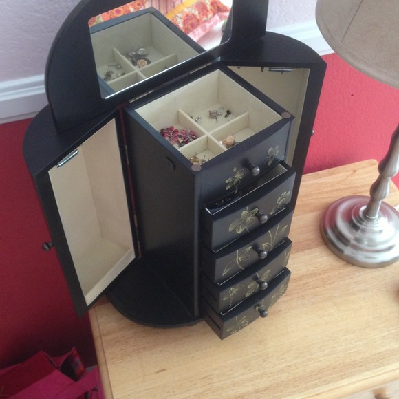 Jewelry Box - Picture 2 of 3