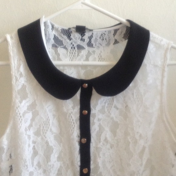 Lace top - Picture 2 of 3