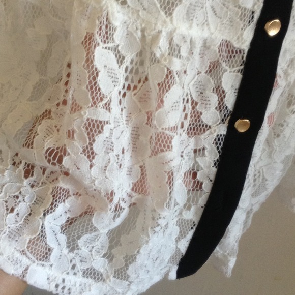 Lace top - Picture 3 of 3