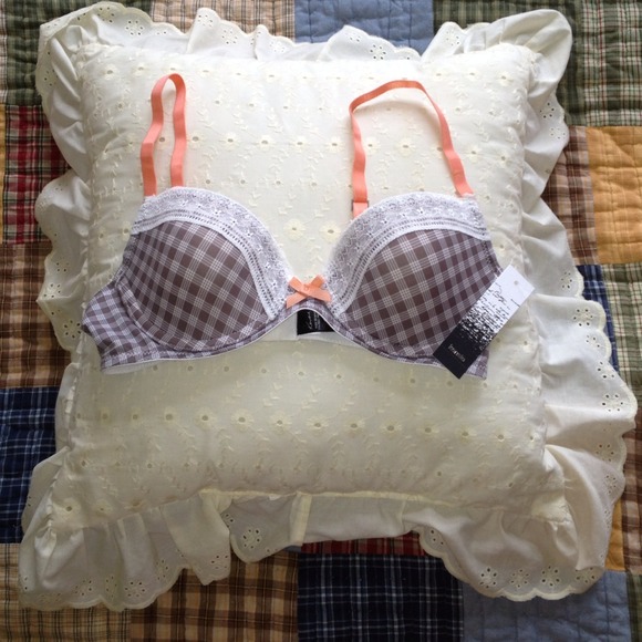 Kensie tan/plaid bra size 34B BRAND NEW!!!
