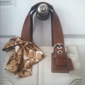 *****SOLD❤️****Coach Leather purse NWT