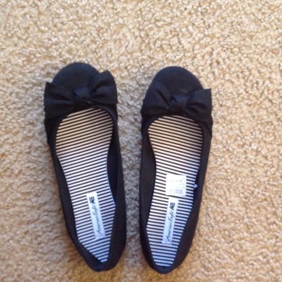 ⭕️REDUCED⭕️Girly flats!!! 😃