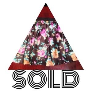 ✋SOLD✋Flow floral skirt