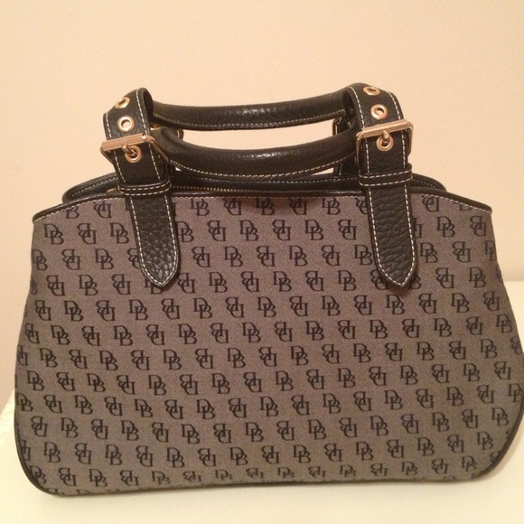 **REDUCED** Authentic Dooney & Bourke Handbag - Picture 1 of 2