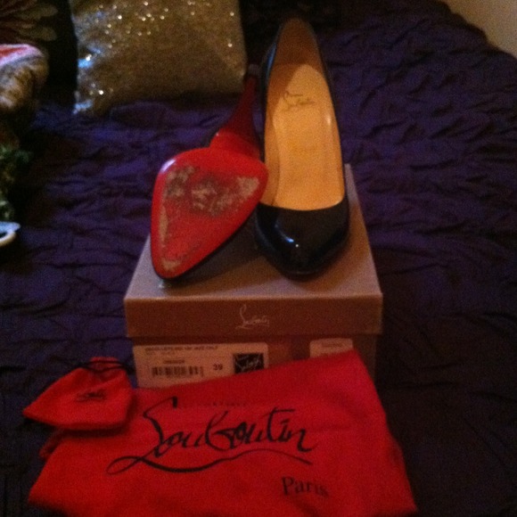 SOLD on Tradesy!!! Christian Louboutin Décolleté - Picture 1 of 4