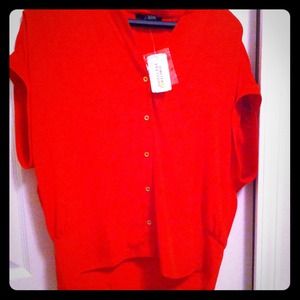 ❌SOLD❌Red button up top