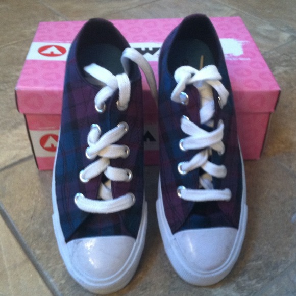Air walk plaid print