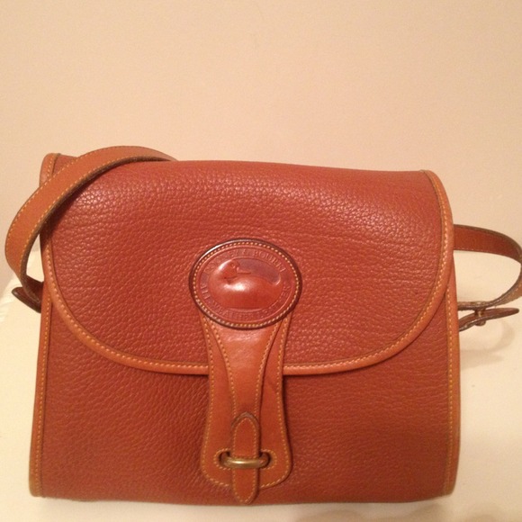 **REDUCED** Authentic Dooney & Bourke Handbag - Picture 1 of 3