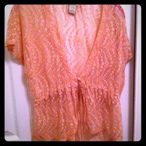 ❌SOLD❌Lace like cover up.