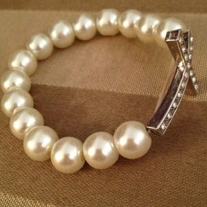 💕Stretchy Cross Bracelet & Gold Cuff💕