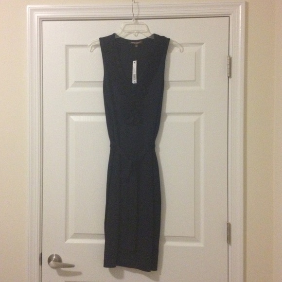 NWT Adrienne Vittadini navy blue v-neck dress