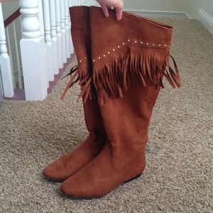 Fringe boots