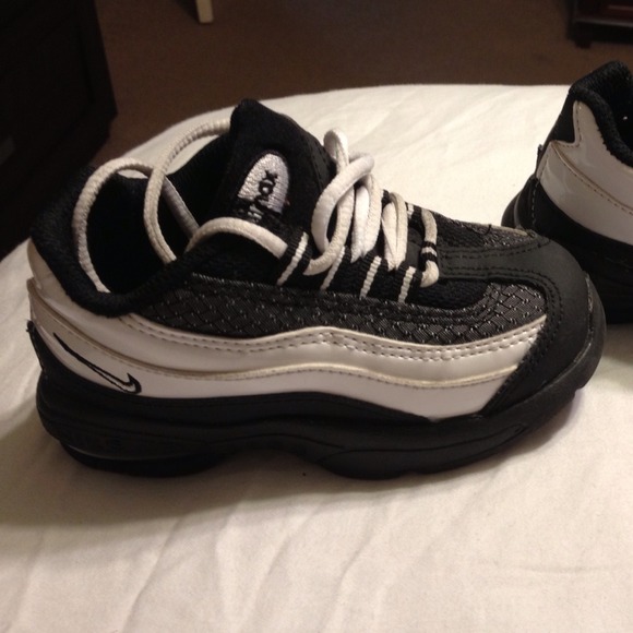 🚫🚫🚫SOLD🚫🚫🚫🚫Toddler Nike Air Max - Picture 2 of 4