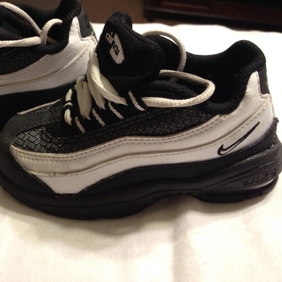 🚫🚫🚫SOLD🚫🚫🚫🚫Toddler Nike Air Max - Picture 3 of 4