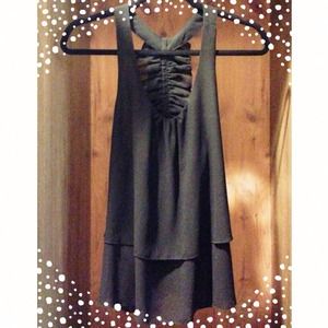 **SOLD in BUNDLE** Sleeveless Ruched Back Blouse