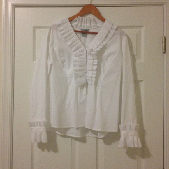 Brand new, StudioNexx, white v-neck blouse