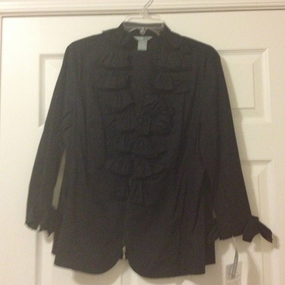 NWT black v-neck StudioNexx blouse with detailing
