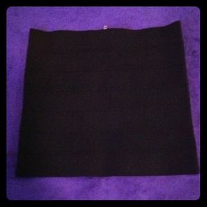 Reserved trade Stretchy skirt and three scarves