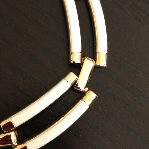 Banana Republic link necklace NWOT - Picture 2 of 3