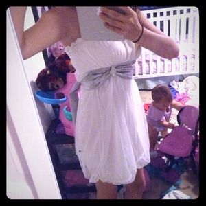 BUNDEL GORG DRESS AND SPARKLE HEELS