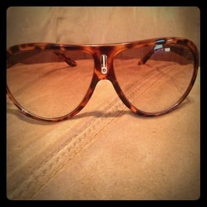 Red Star Tortoise-shell sunglasses