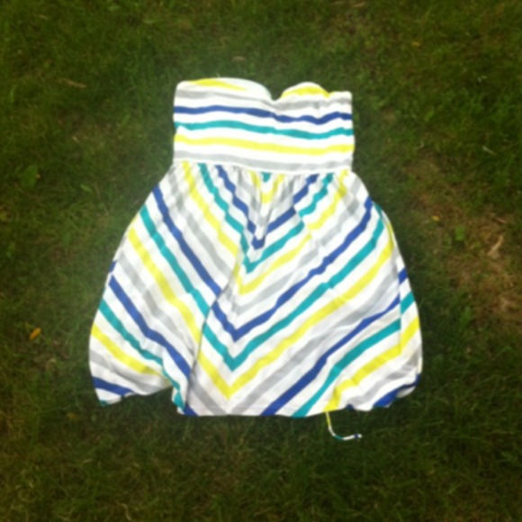 *NEW PRICE* Zigzag pattern white necktie dress
