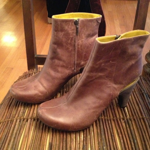 Brown all leather boots, zippered sides, 4" heel - Picture 2 of 4