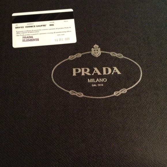Prada vernice gaufre flap ruched iris purple bag. - Picture 3 of 4
