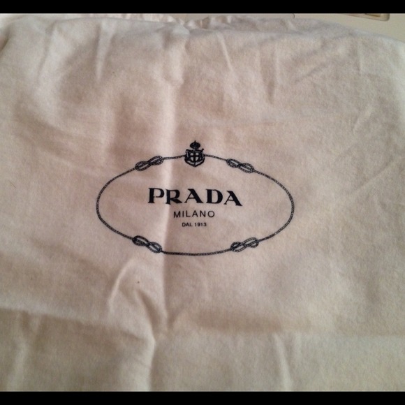 Prada vernice gaufre flap ruched iris purple bag. - Picture 4 of 4