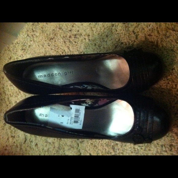 Madden girl - Picture 2 of 2