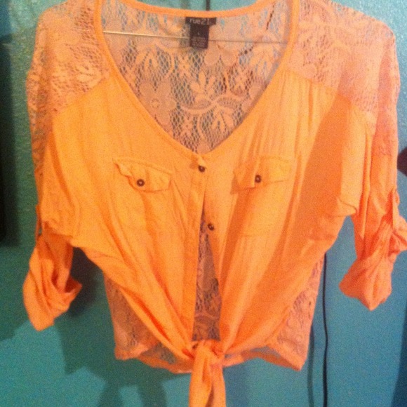 3/4 sleeve shirt