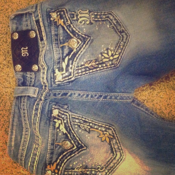 Very cute Miss Me Jeans!