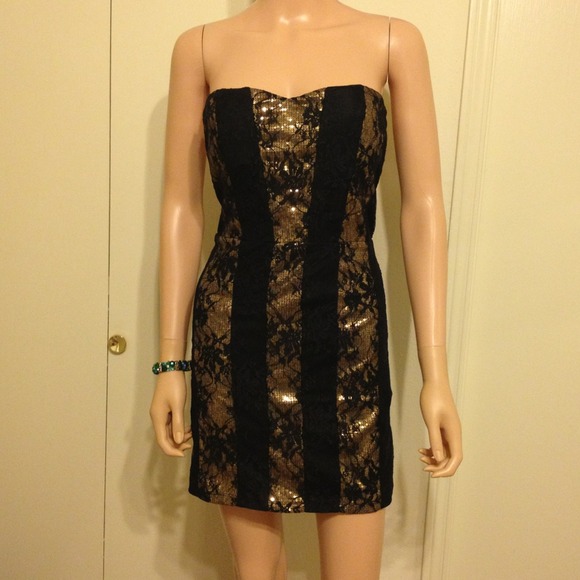 Black and gold lace dress ✂PRICE CUT ✂