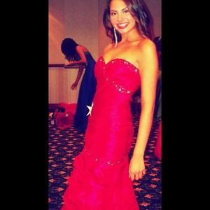 Red Elegant Dress💢💢🌟