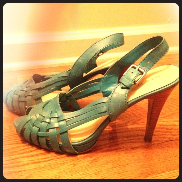 PRICE REDUCTION!! Nine West heel. - Picture 1 of 3
