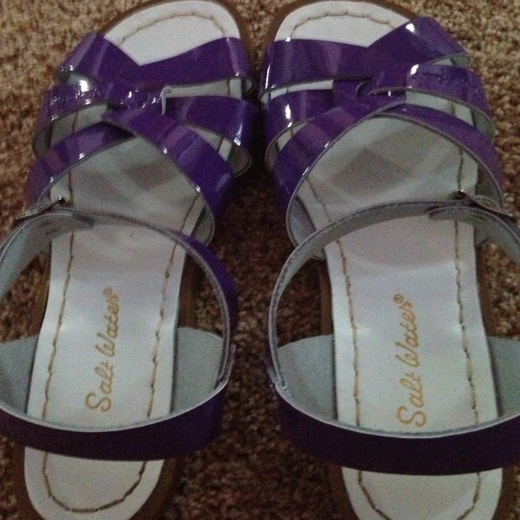Salt water Sandals - Picture 1 of 2