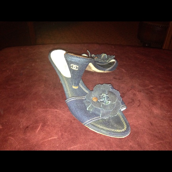 Authentic denim Chanel mules. Size 9 (40)
