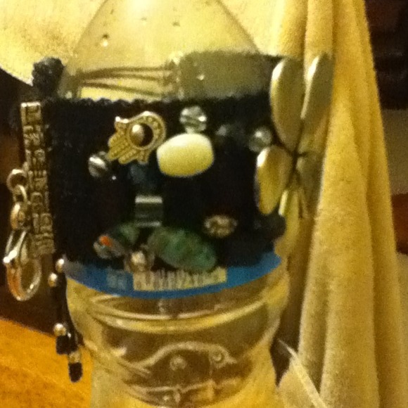 A bracelets!!!!!! - Picture 2 of 4