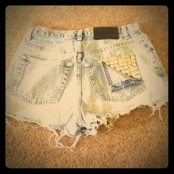 Cute high waisted studded blue jean shorts REDUCED