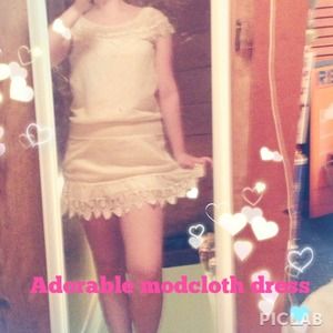 💝Adorable off white modcloth dress. Never worn💝