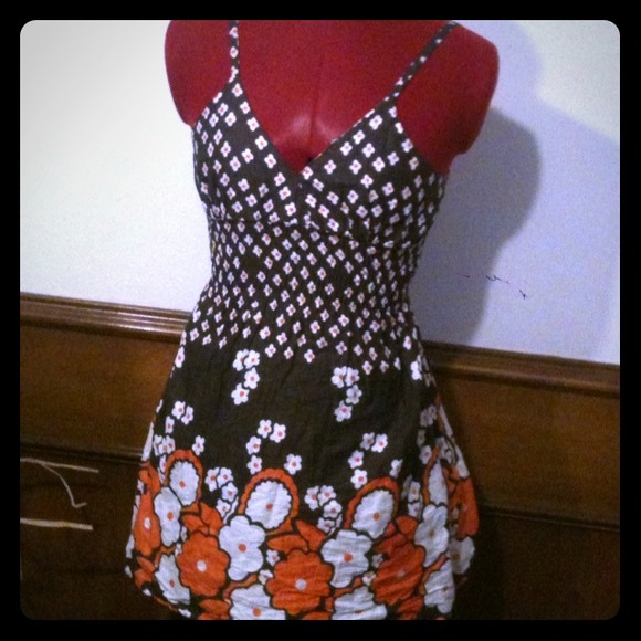 🎀SOLD🎀 Cute floral dress!