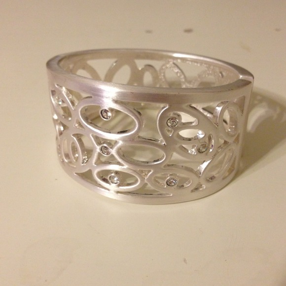 Silver and rhinestoned cuff bracelet - Picture 1 of 3