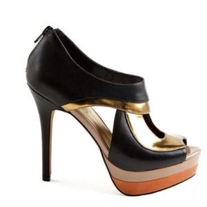 😎 Jessica Simpson Gold Evannan High Heels