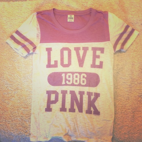 ❌❌SOLD❌❌Love pink tee