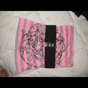 Strapless tube top