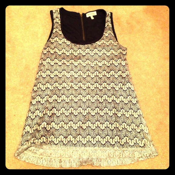 Blue eyelet tank